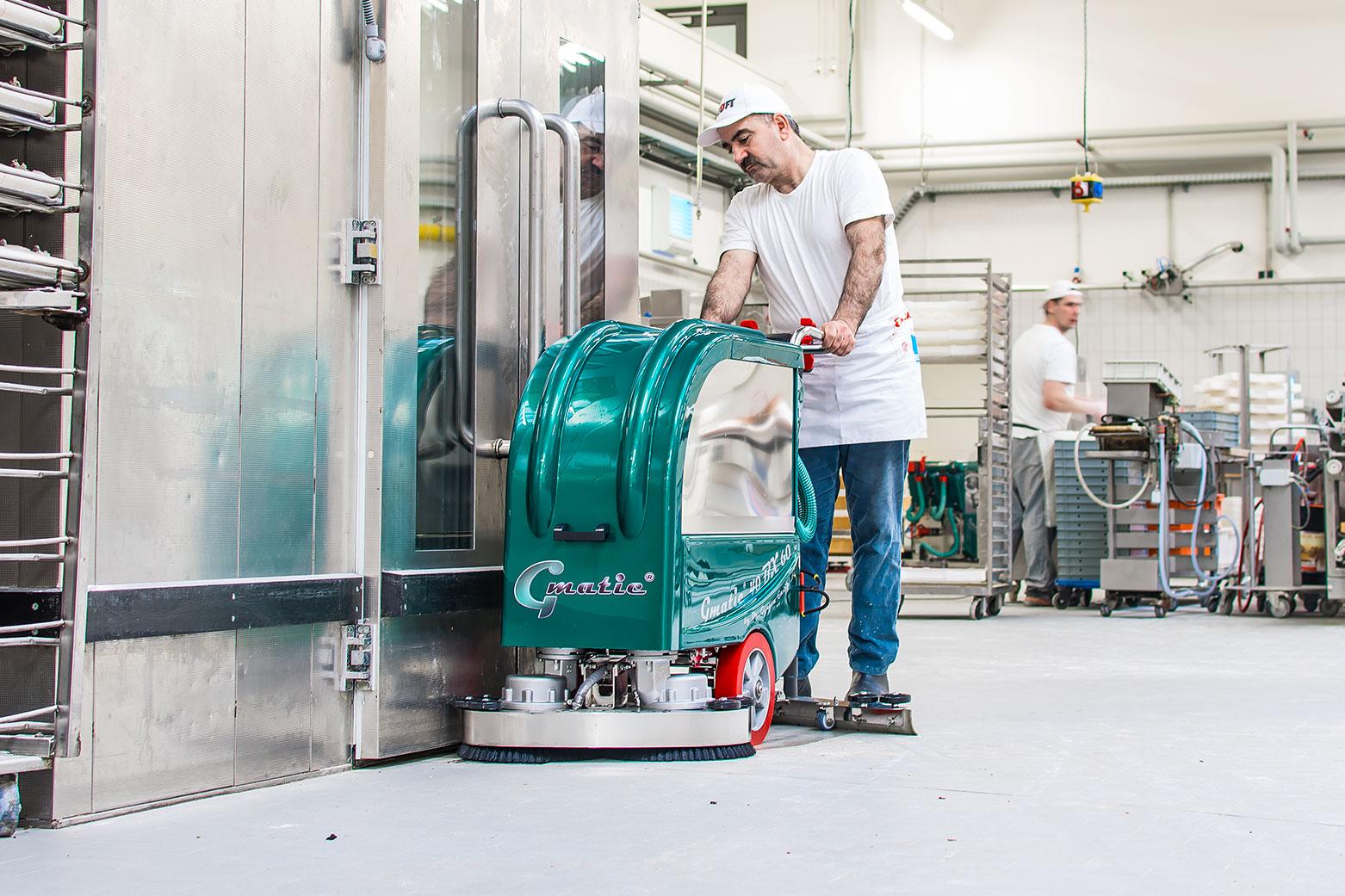 Scrubber dryer